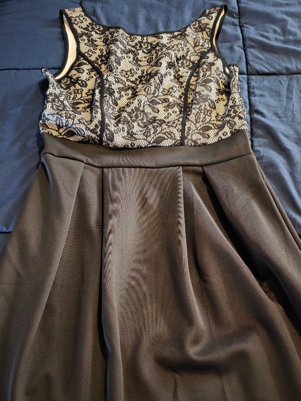 Dress W Lace Overlay On Top. Fitted Top With Back Zipper. Mark By Avon L